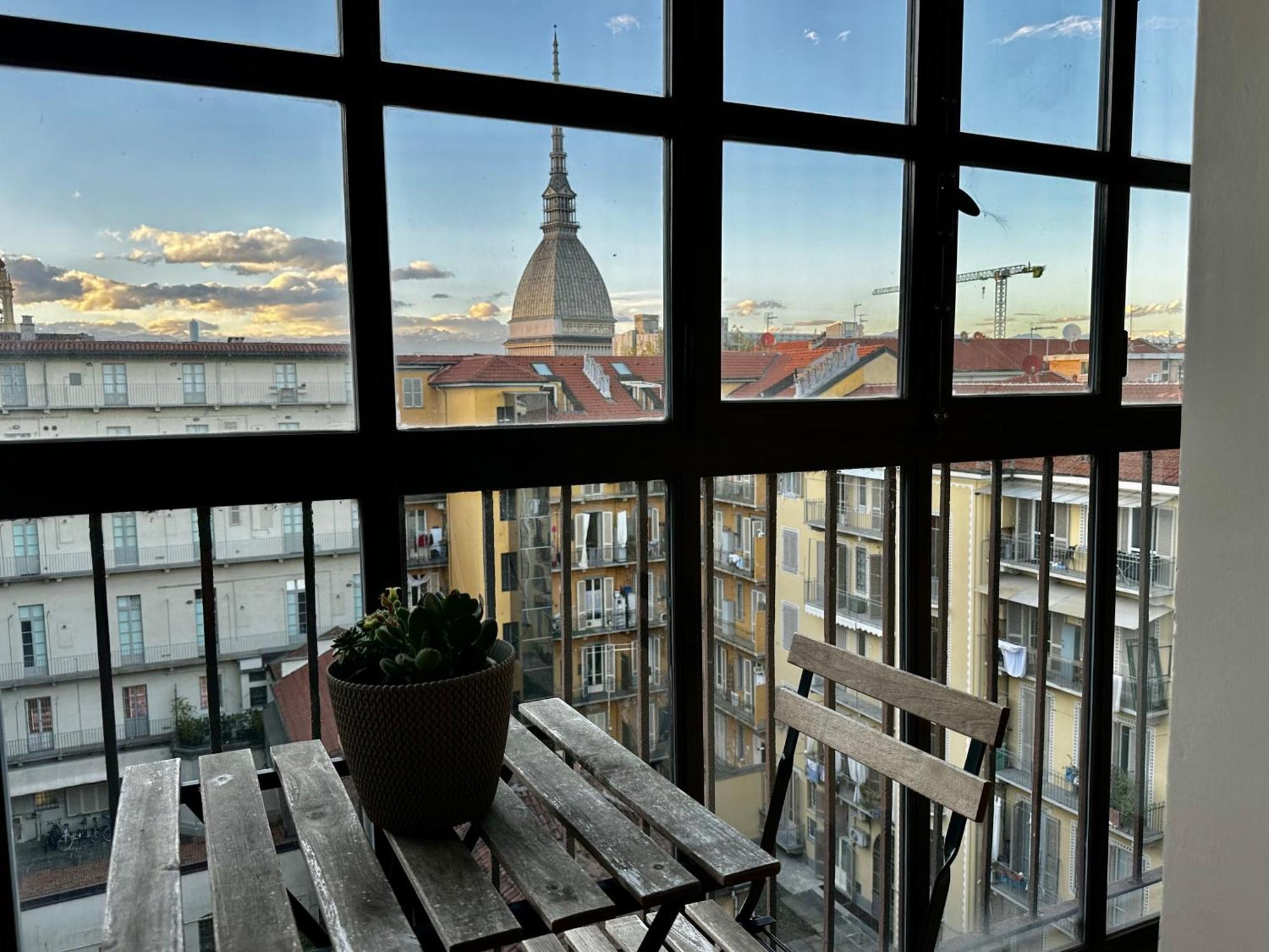 Appartamento Le Finestre Sulla Mole Torino Esterno foto