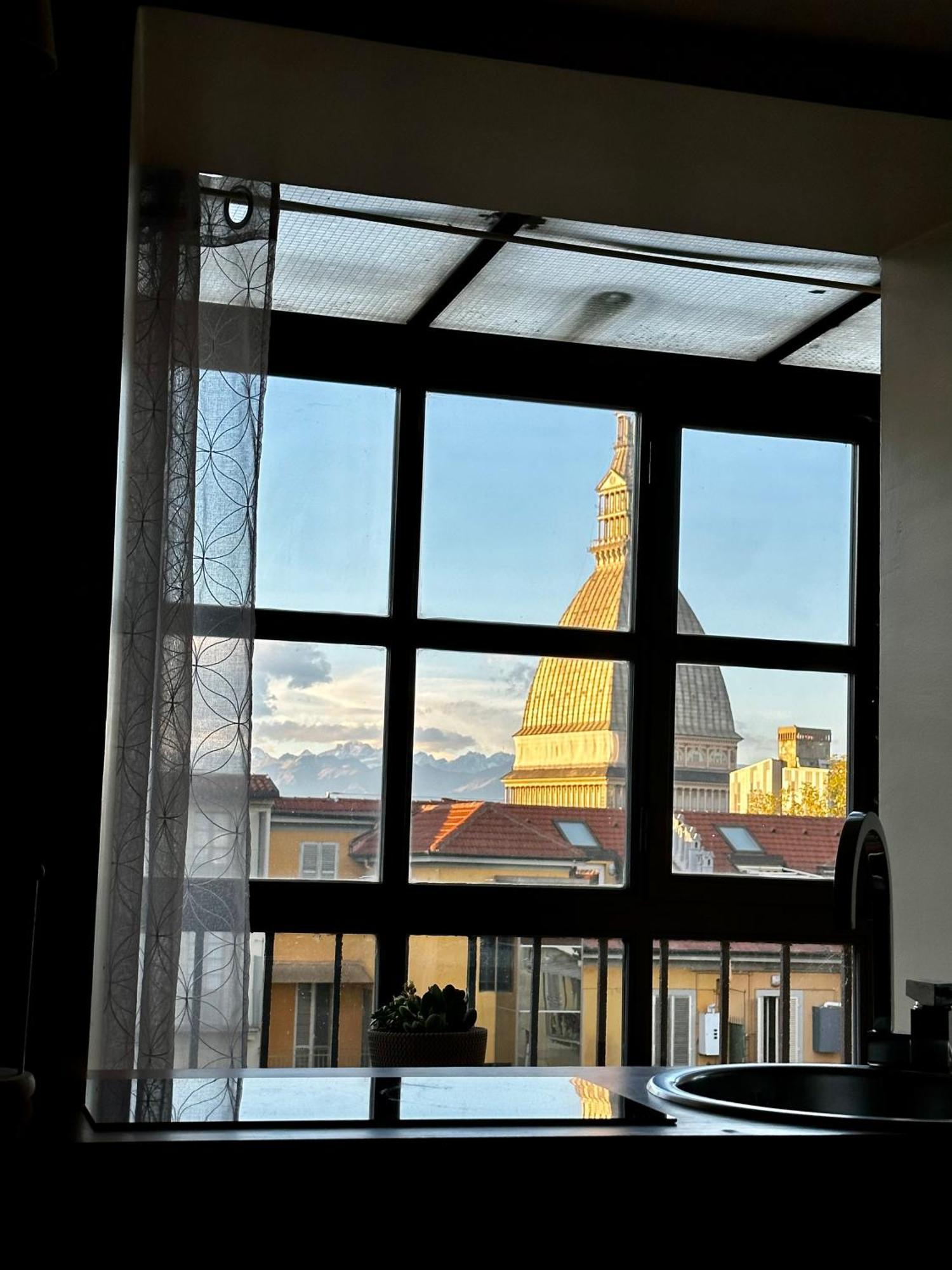 Appartamento Le Finestre Sulla Mole Torino Esterno foto